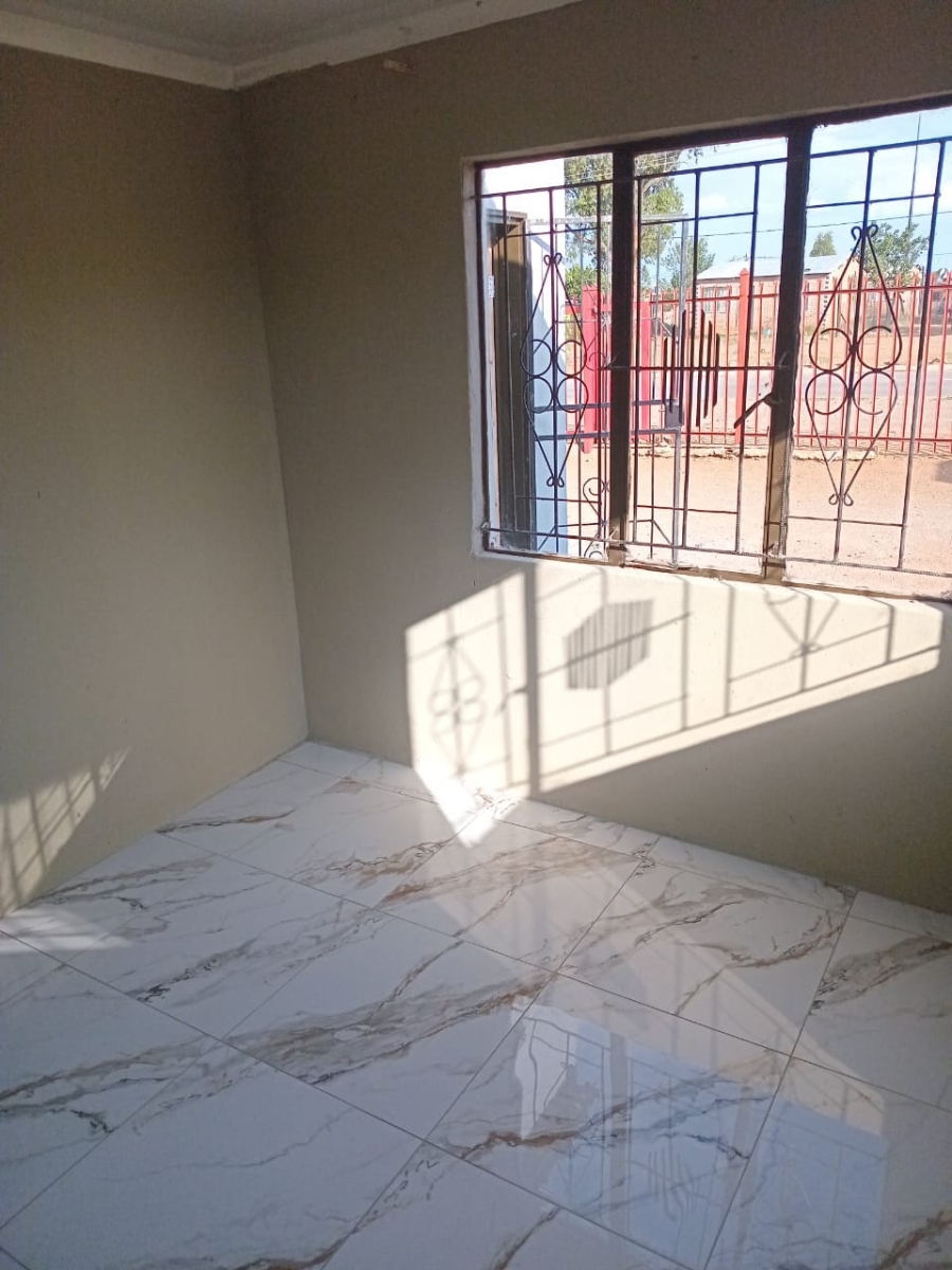 2 Bedroom Property for Sale in Bloemside 5 Free State